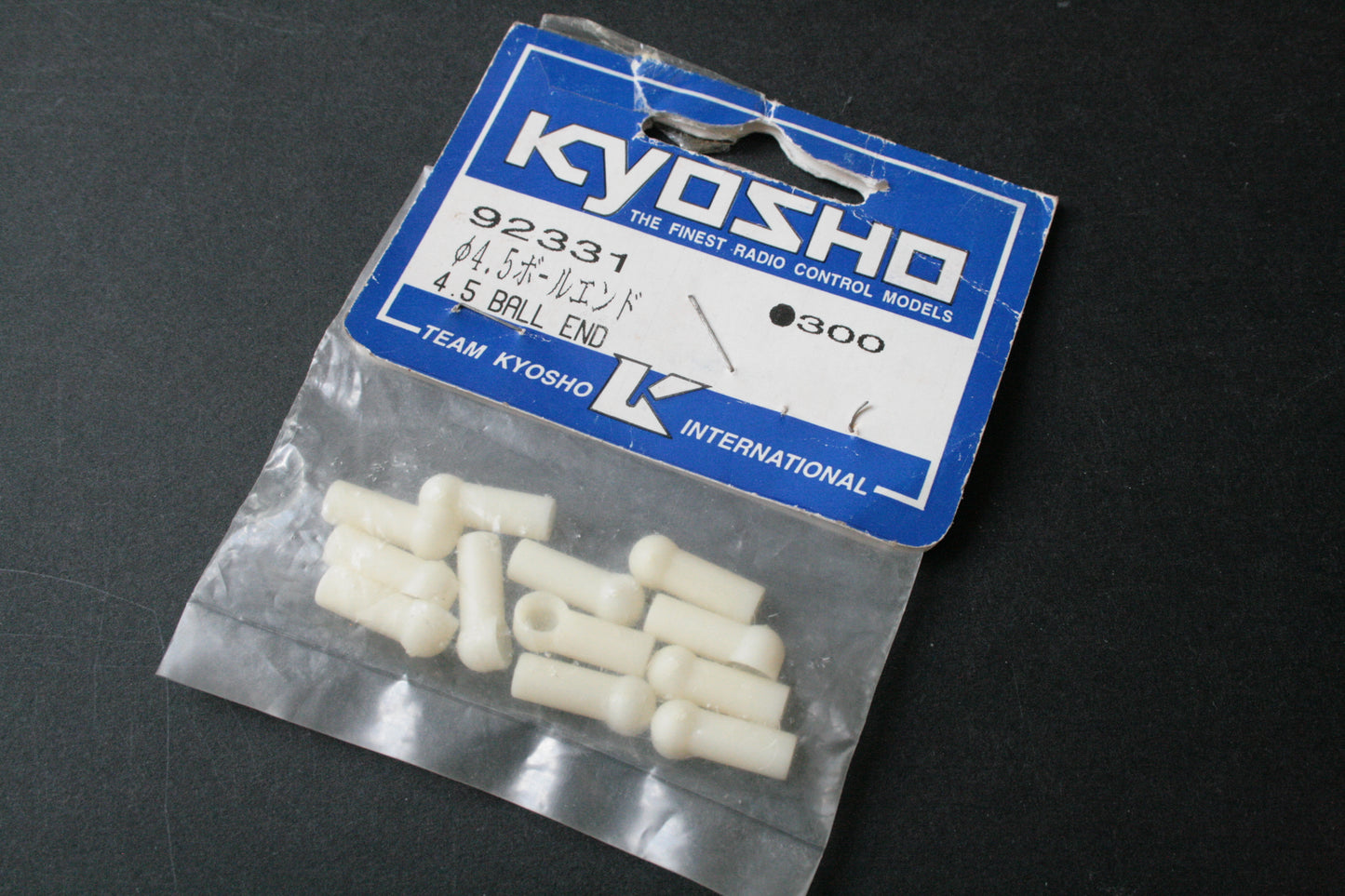 Kyosho 92331 White 4.5mm Ball Ends (Incomplete, Only 12 In Packet)