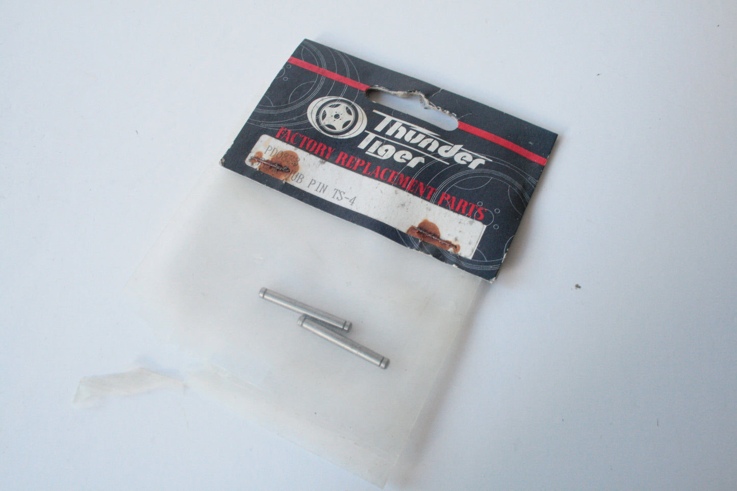 Thunder Tiger TS-4N Rear Hub Pins (Pins Only) - Thunder Tiger PD0838