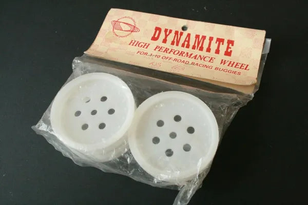 Dynamite White Front Wheels For Tamiya Hot Shot Boomerang - WS663 Team CRP