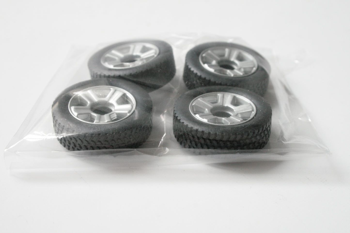 Kyosho Mini-Z Overland Mercedes Benz G55L Wheels & Tyres