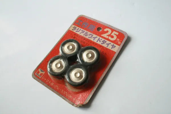Tamada 25mm Scale Wheels With Radial Wide Rubber Tyres - Shaft Diameter 2mm-3.5mm
